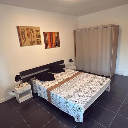 Calme Entre Terre Et *